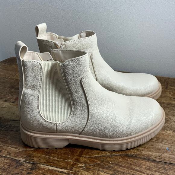 Cat & Jack Girls booties size 4 - Picture 1 of 7